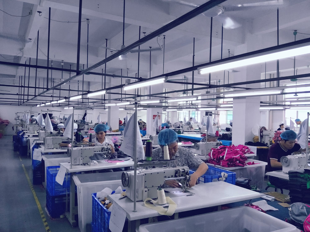 Senrong Bags sewing workshop used for custom bag production